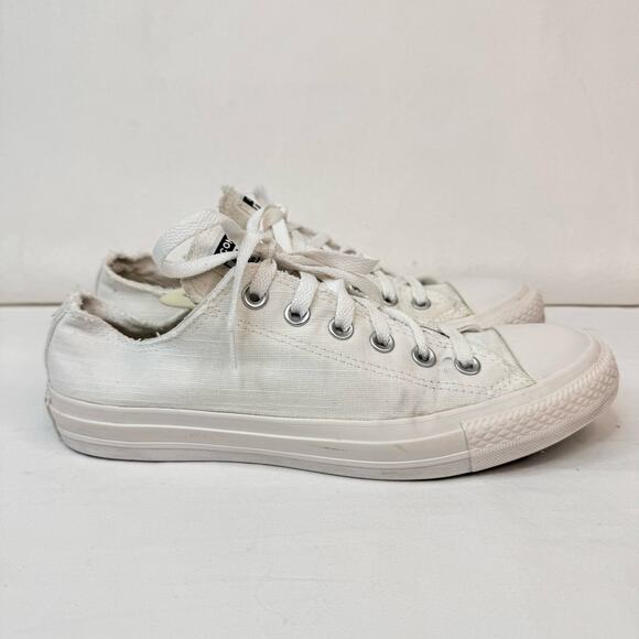 Converse Shoes - Converse Womens Chuck Taylor All Star White Low Top Sneakers Frayed Edge Size 9